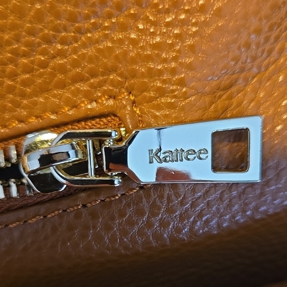 Elegant Brown Leather Shoulder Bag - Picture 7 of 10